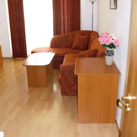 Petio Aparthotel *