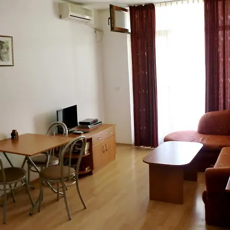Petio Aparthotel *
